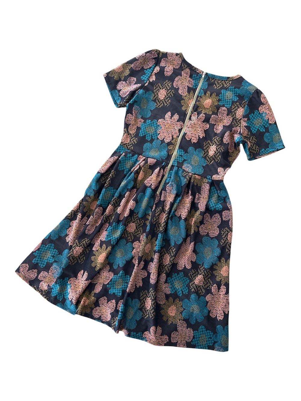 LuLaRoe • Amelia Fit-and-Flare Dress • Rare Print • Vintage • Pink Blue Floral - Picture 4 of 7